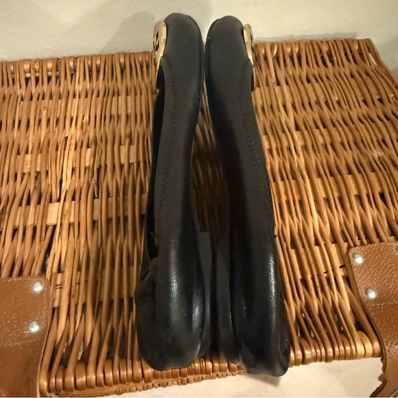 Tory Burch Reva Women's Leather Ballerina Black Gold Logo Flats Shoes Size 6 - Picture 8 of 11